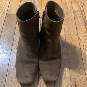 Urban Outfitters dark brown suede ankle boots, US7